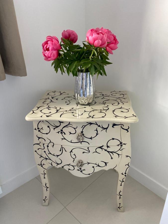 Hello 2 Pieces “Renove Et Climatise “ Vieil Antibes Apartment Bagian luar foto