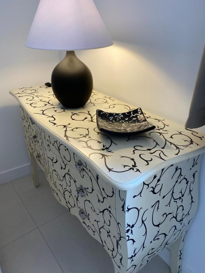 Hello 2 Pieces “Renove Et Climatise “ Vieil Antibes Apartment Bagian luar foto