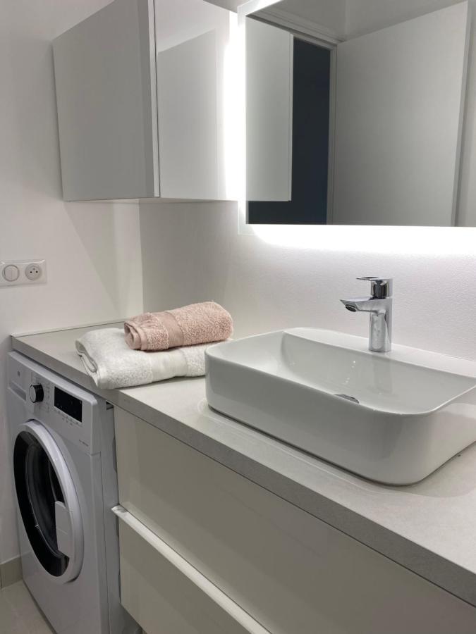Hello 2 Pieces “Renove Et Climatise “ Vieil Antibes Apartment Bagian luar foto
