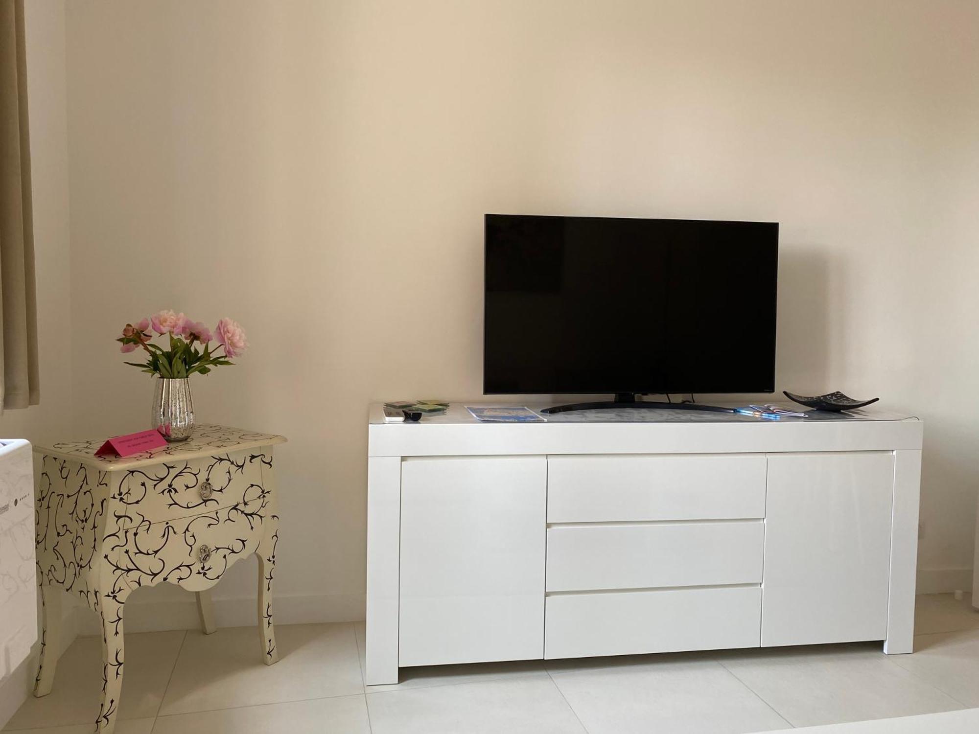 Hello 2 Pieces “Renove Et Climatise “ Vieil Antibes Apartment Bagian luar foto